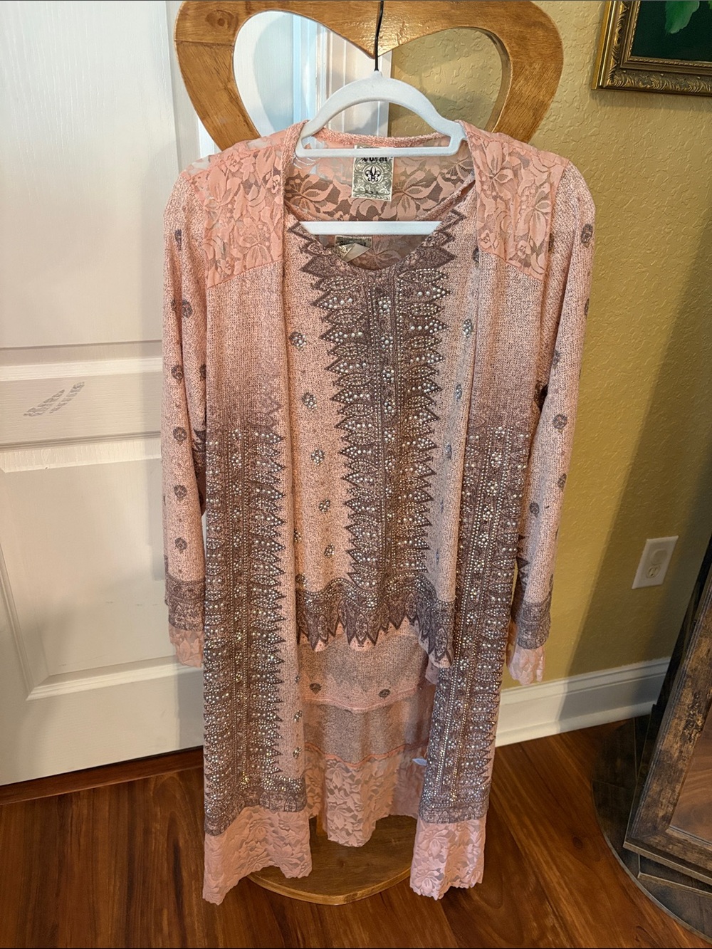 Vocal Blush sparkly Embellished duster two piece set 
Medium to XL see notes